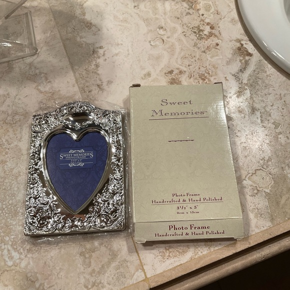 SILVER FRAME 3 1/2” X 5” BY SWEET MEMORIES NEW IN BOX - Picture 2 of 3
